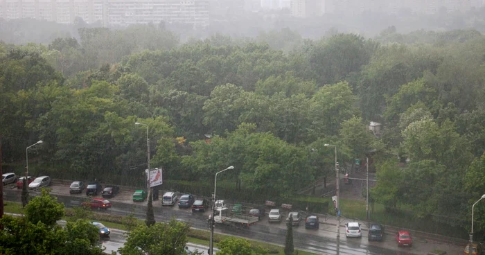 Ploile "vor răcori" aproape toate oraşele ţării în următoarele două zile  FOTO:Mediafax