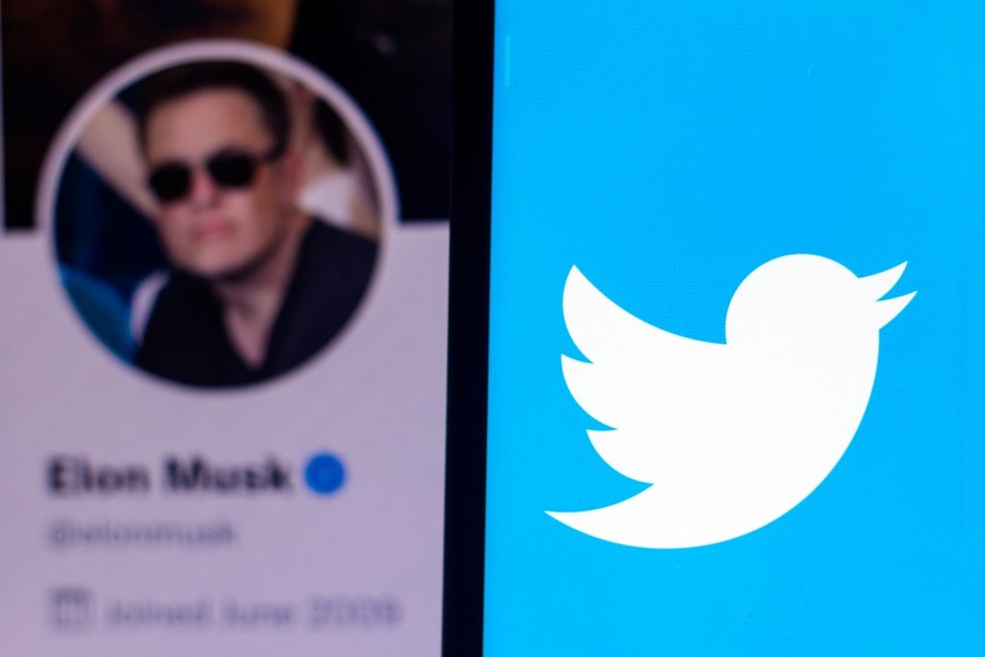 Conturile Twitter cu bifă albastră alimentează dezinformarea despre războiul din Ucraina