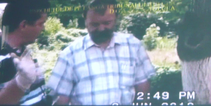 Profesorul de istorie dă explicaţii 