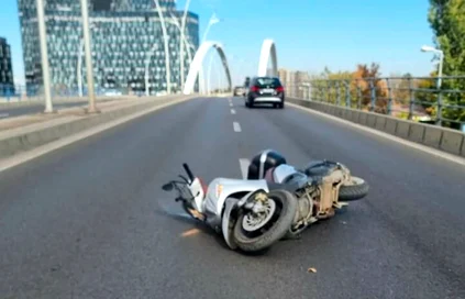 Motocicleta lui Călin Doboș a fost aruncată zeci de metri în timpul impactului