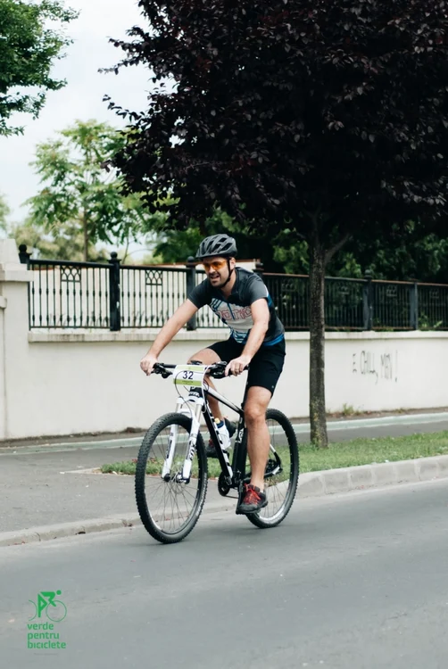 FOTO verde pentru biciclete