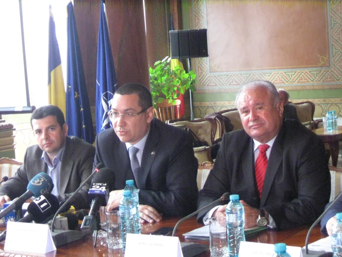 Ponta a fost prezent la Târgu Jiu cu o parte dintre miniştrii