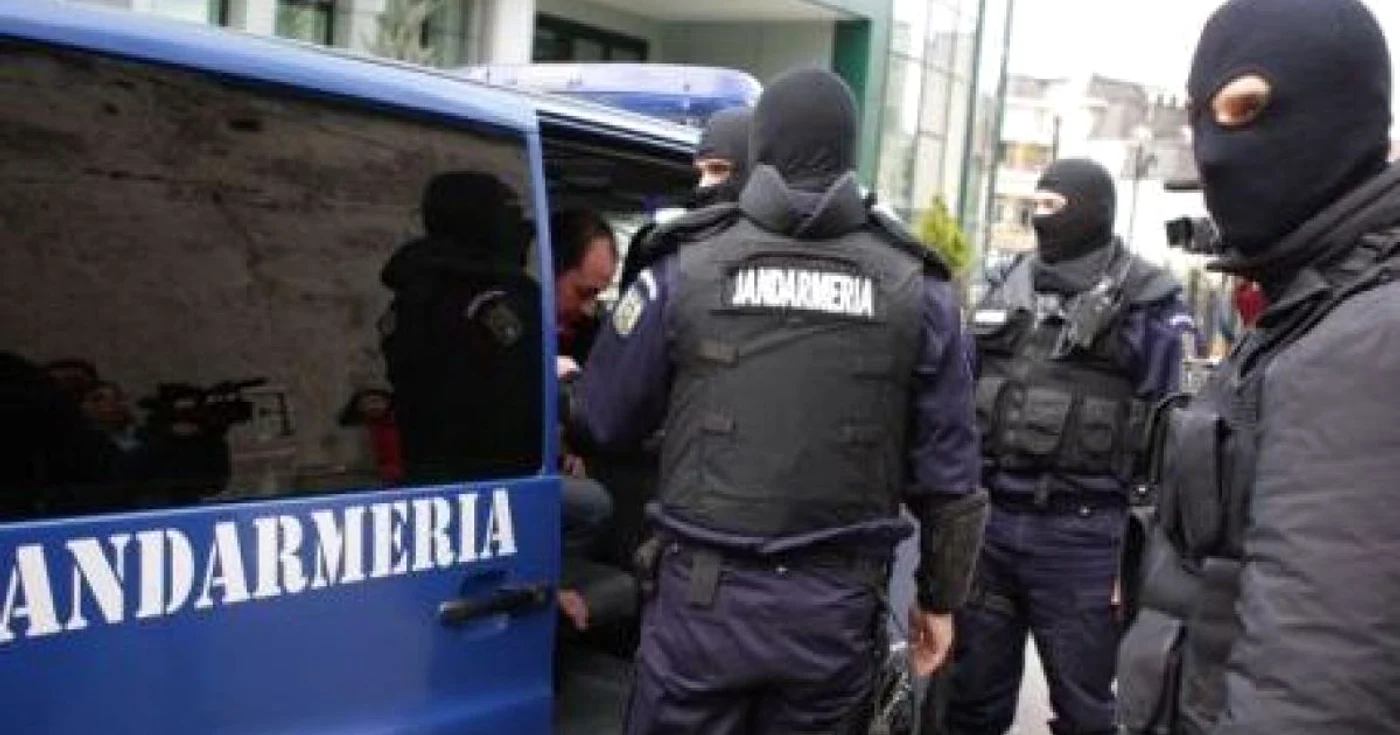 Jandarmii vor da amenzi celor care nu respectă regulile