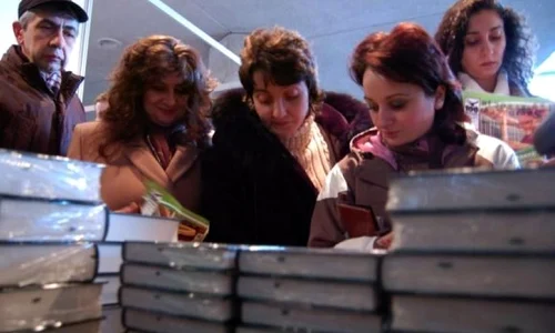 A început Salonul Cărţii Livresque jpeg