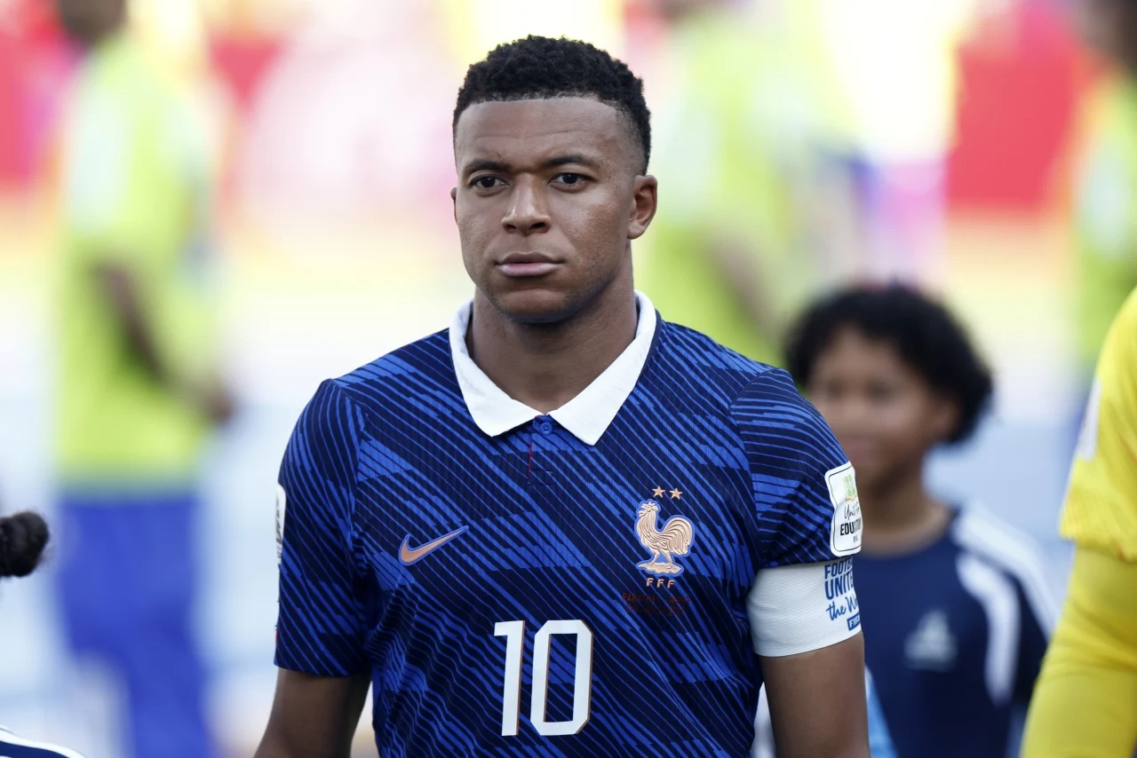 Făcut „idiot care nu știe să scrie”, Kylian Mbappe i-a răspuns unei senatoare din Paraguay