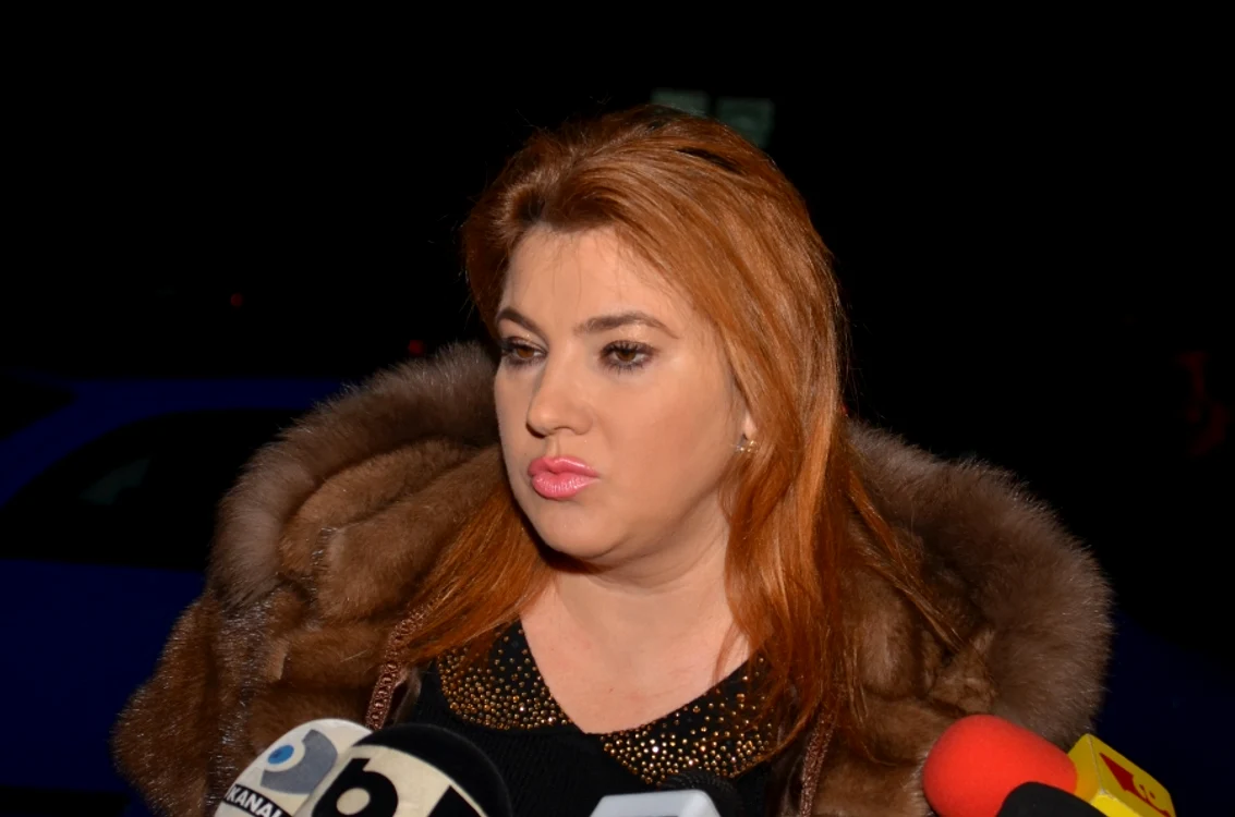 Mihaela Borcea a vorbit cu presa la intrarea în Arestul Central al Poliţiei Capitalei