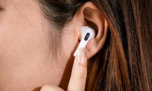 Castile AirPods vor fi capabile sa traduca limbi straine, foto Shutterestock jpg