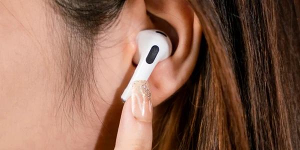 Castile AirPods vor fi capabile sa traduca limbi straine, foto Shutterestock jpg