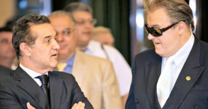 Gigi Becali (stânga) şi Corneliu Vadim Tudor nu prea dau pe la şedinţele Parlamentului European