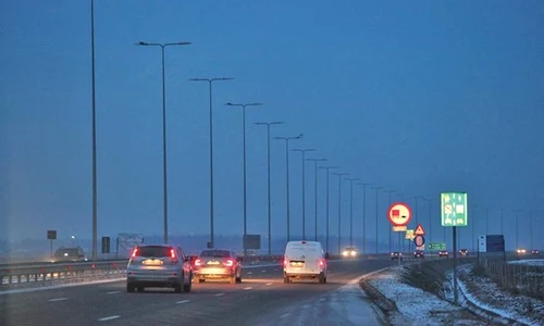 Pe Autostrada Urbană hoții au furat cablurile electrice de la stâlpi  jpeg