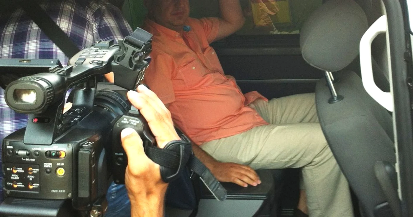 Rectorul Dănuţ Tiberius Epure, în duba DNA FOTO Adrian Boioglu