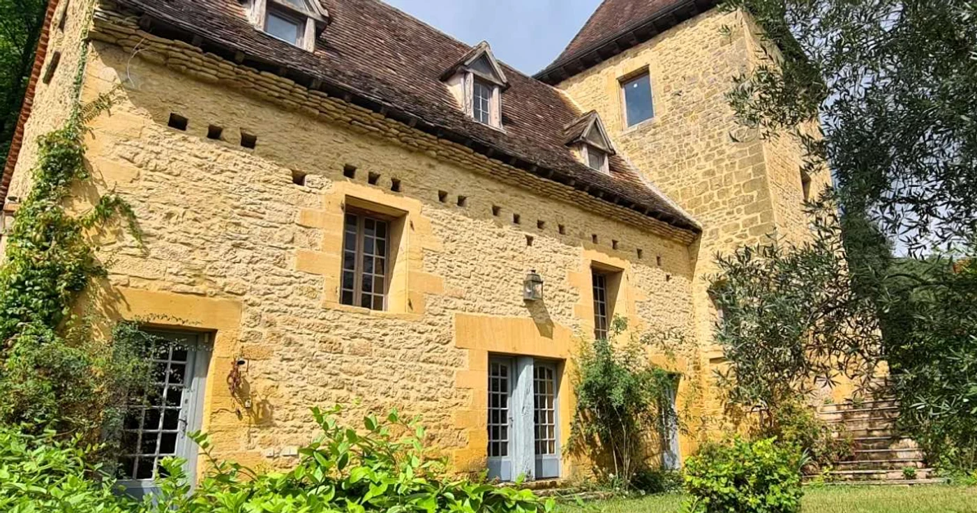 Castel în Franța de 500.000 de euro. FOTO: savills.com