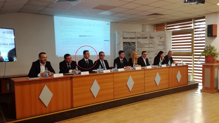 Șeful magistraților vâlceni alături de superiori și colegi la o ședință de bilanț