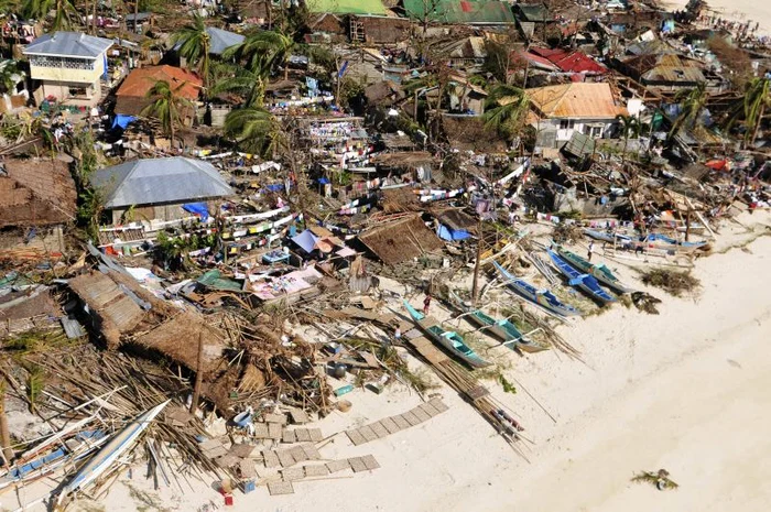 Oraşul Tacloban a fost măturat de taifunul Haiyan cu o violenţă nemaivăzută (Foto: Reuters)