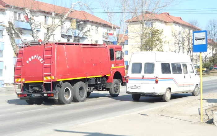 Pompierii au ajuns la faţa locului (arhivă)