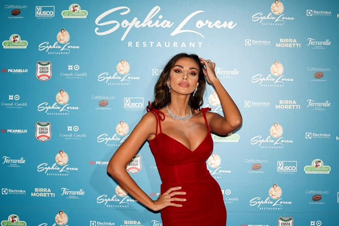 Mădălina Ghenea la deschiderea restaurantului Sophiei Loren, Profimedia (2) jpg