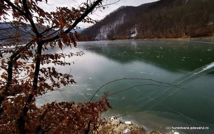 lacul cincis foto daniel guta adevarul