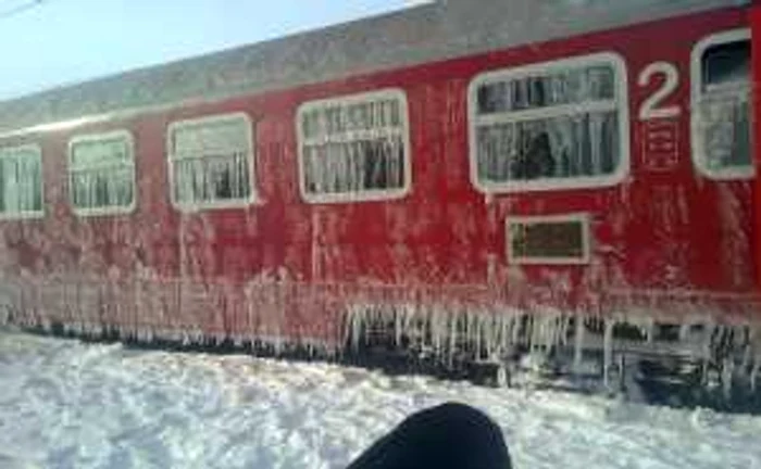 Imagini din trenul groazei. FOTO: Marius Martin, pasager în tren