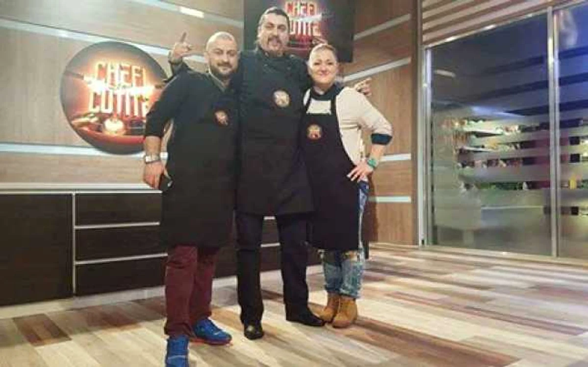 Adrian Szucs (foto centru) a pregătit o reţetă proprie cu carne de crocodil FOTO Facebook.com/Szucs Adrian