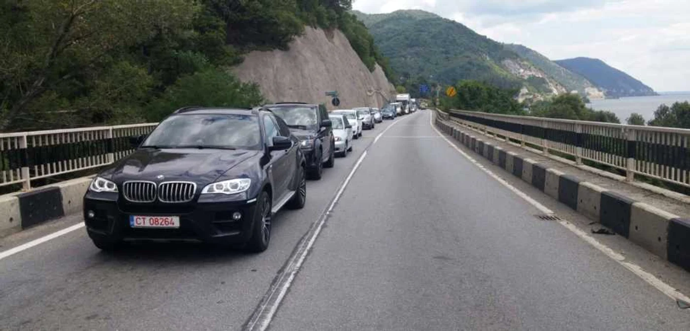 Circulaţia s-a desfăşurat pe un singur fir până la finalizarea cercetărilor