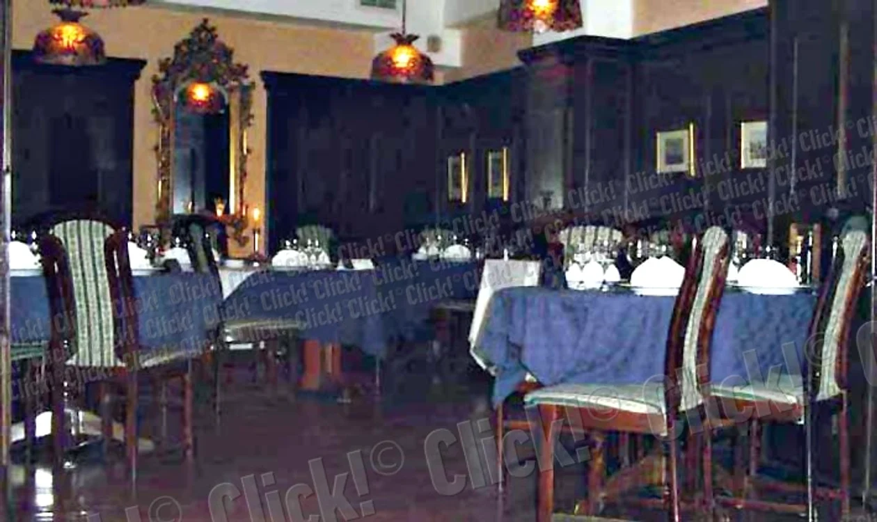 Marica şi Mutu au fost  surprinşi în timp  ce intrau în clubul  bucureştean