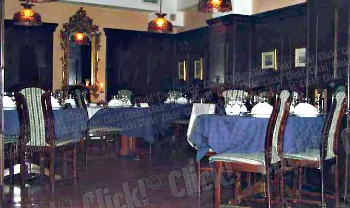Marica şi Mutu au fost  surprinşi în timp  ce intrau în clubul  bucureştean