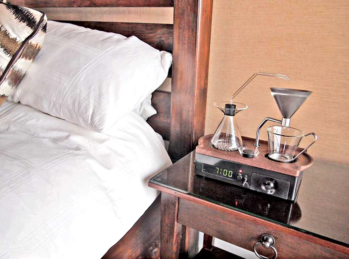 Când sună ceasornicul, cafeaua e deja gata