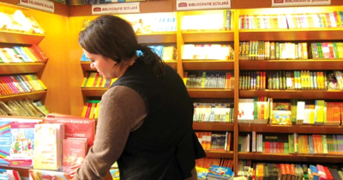 Hunedoara: Manuale costisitoare pe banii părinţilor