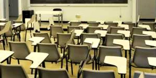 Universităţi fără studenţi