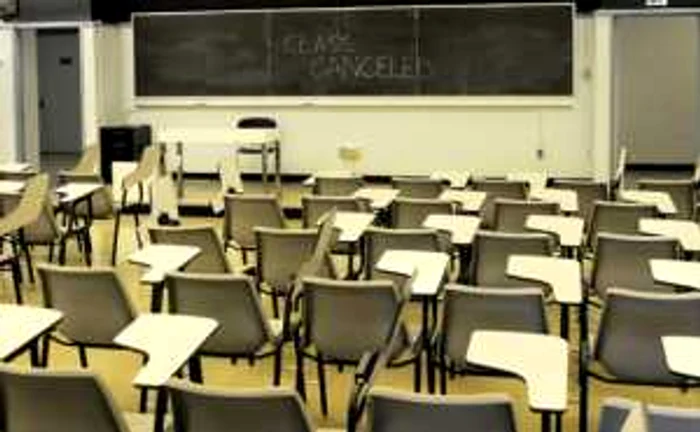 Universităţi fără studenţi