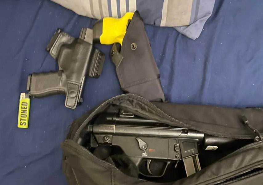 Incident de securitate la Londra. Geantă plină cu arme, găsită lângă locuinţa primarului. Cum a fost posibil