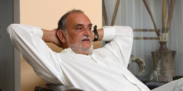 dinu patriciu acasa
