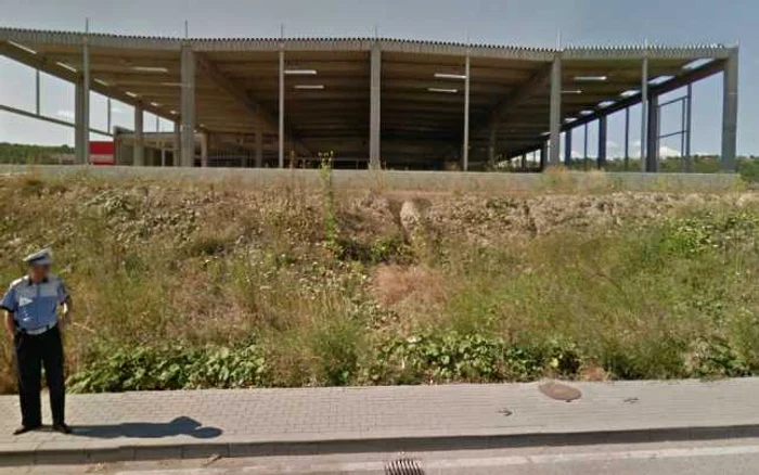Complexul comercial de la marginea Devei a fost o investiţie anunţată din 2007.