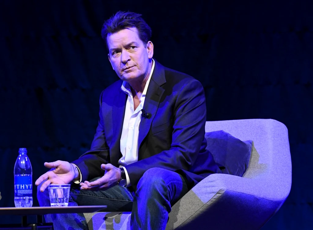 Charlie Sheen este din nou în atenţie după noi acuzaţii FOTO Hepta