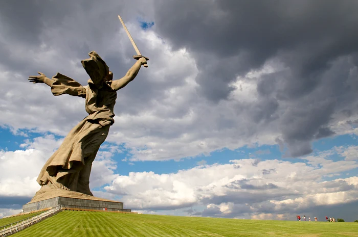 Monument dedicat soldaților sovietici care au murit în bătălia de la Stalingrad