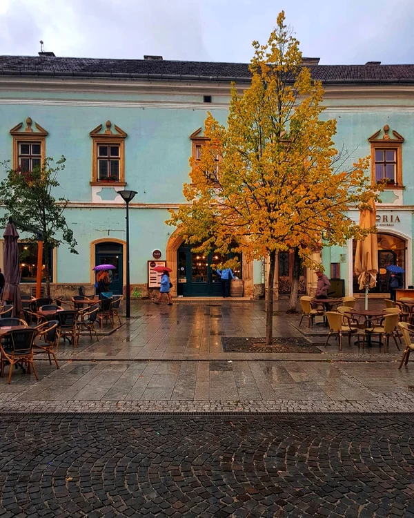 Centrul orașului a devenit locul de consum al celor cu venituri mari. FOTO: Visit Cluj