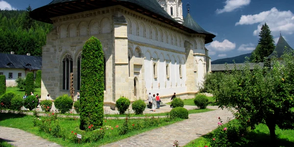 Mănăstirea de la Putna ar putea deveni o destinaţie populară pentru turiştii străini