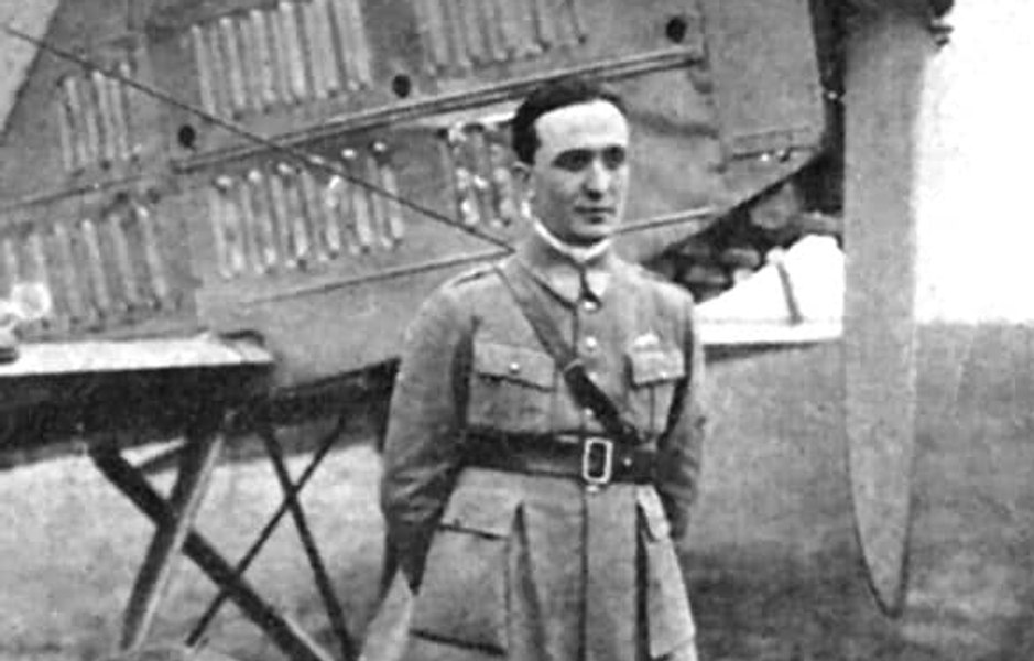 Povestea primului om care a pilotat un avion având proteze în loc de picioare