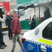Intervenția brutală a polițiștilor mp4 thumbnail png