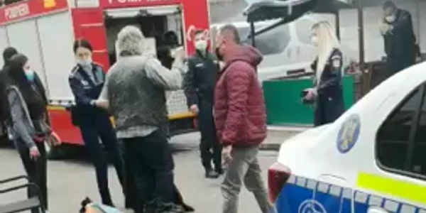 Intervenția brutală a polițiștilor mp4 thumbnail png