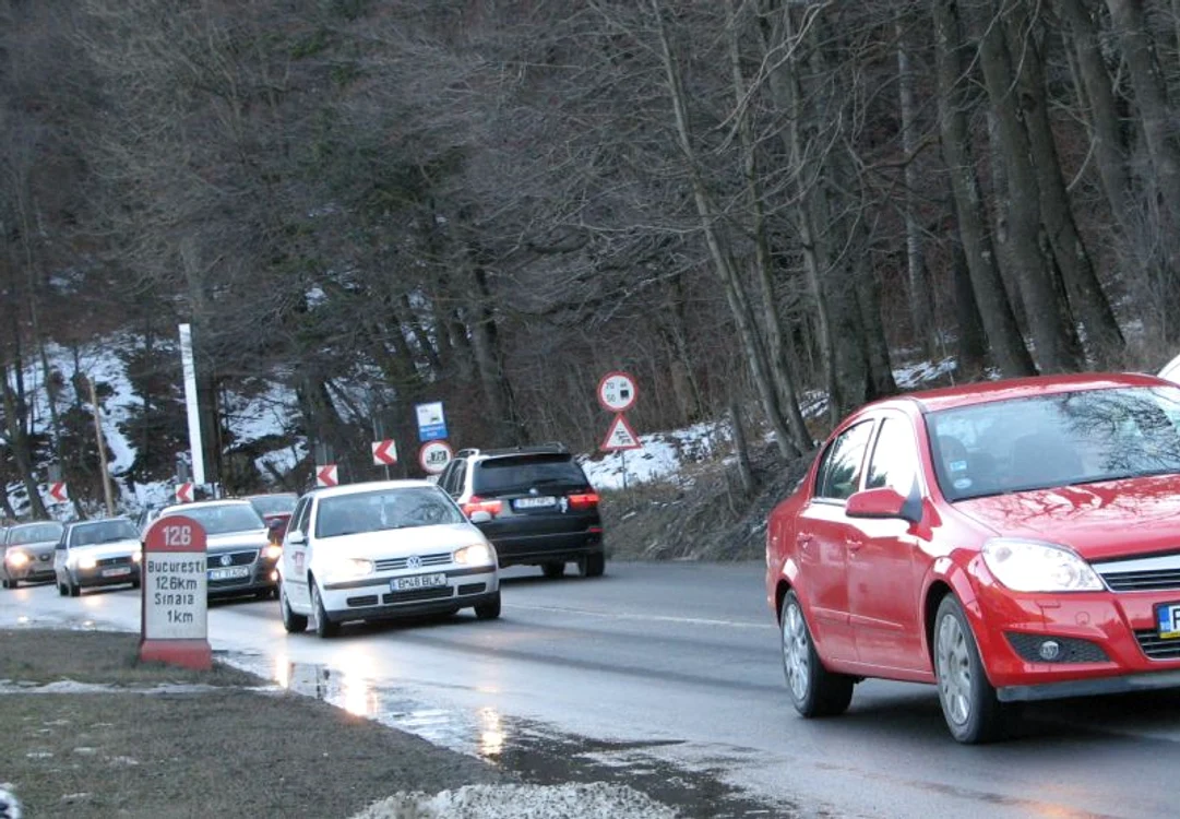 DN1, intrarea în Sinaia dinspre Braşov