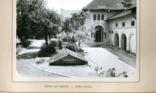Mânăstirea Mihai Vodă, sediul Arhivelor Statului (© D.G.A.S., Ansamblul istoric Mihai Vodă. Documentar, Bucureşti, 1984)
