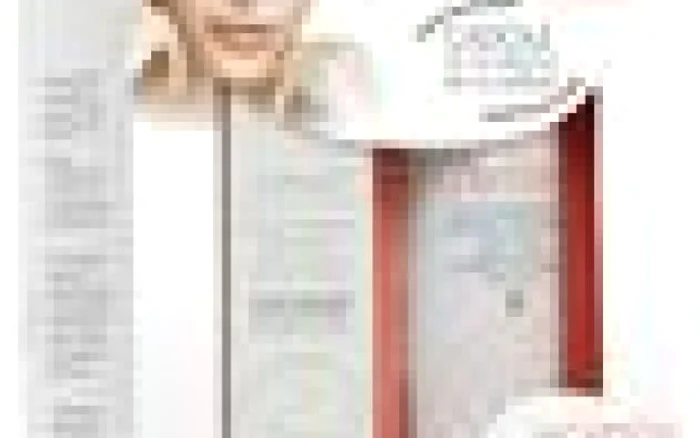 Pachet cu cadou Avene Apa Termala *50 ml si portfard