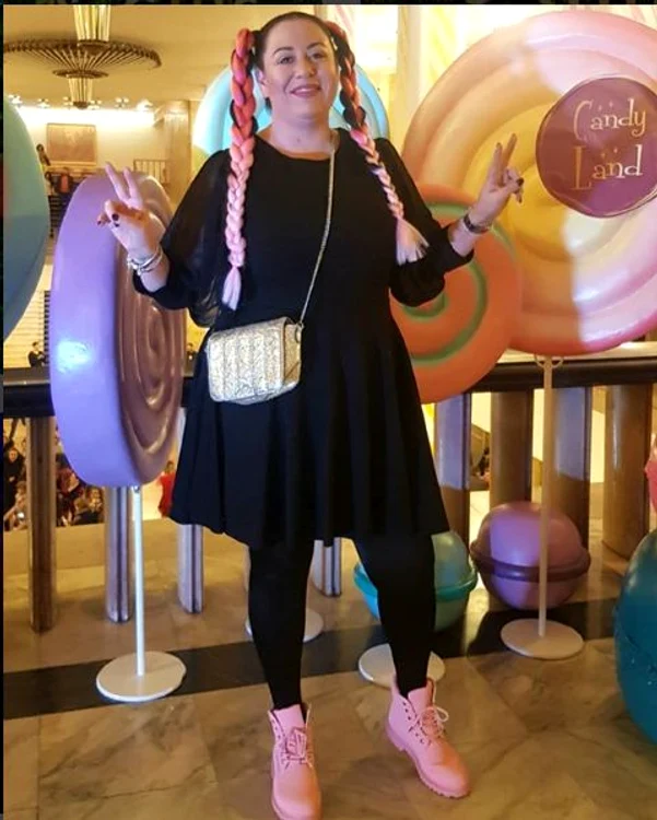 Ținuta purtată de Oana Roman la concertul Deliei