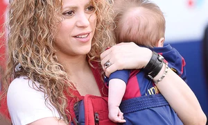 Shakira a ţinut o în braţe pe mezina familiei jpeg