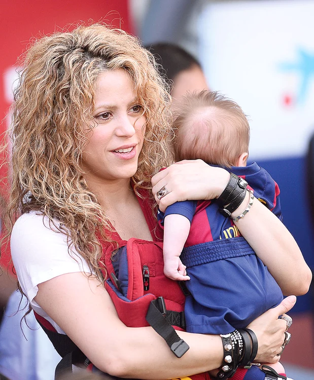 Shakira a ţinut-o în braţe pe mezina familiei