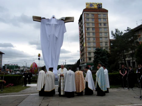 Statuia Bucovina Înaripată din municipiul Suceava. FOTO