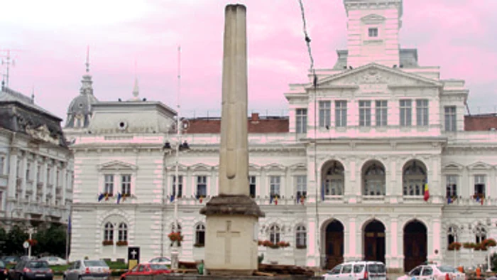 Arad: ORAŞUL PE SCURT / Turul primăriei din Arad
