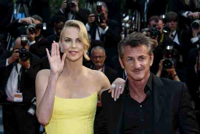 Charlize Theron și Sean Penn s-au iubit timp de un an și plănuiau să se căsătorească, însă se zvonește că celebrul cuplu al Hollywoodului ar fi pus punct relației amoroase.foto:Getty