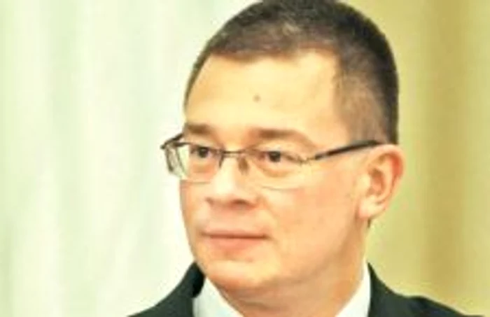 Mihai Răzvan Ungureanu 